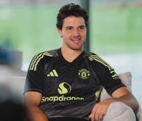 拉曼斯：受诺伊尔和库尔图瓦的启发而成为门将